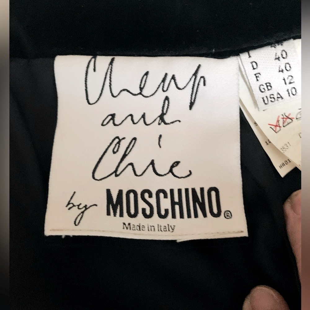 Moschino brand black velvet mini pencil skirt made in Italy